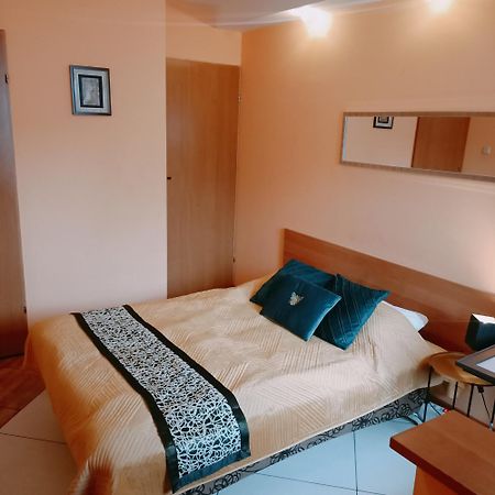 "Vanilla" Pokoje I Apartamenty Nad Brzegiem Jeziora Okuninka Exterior photo