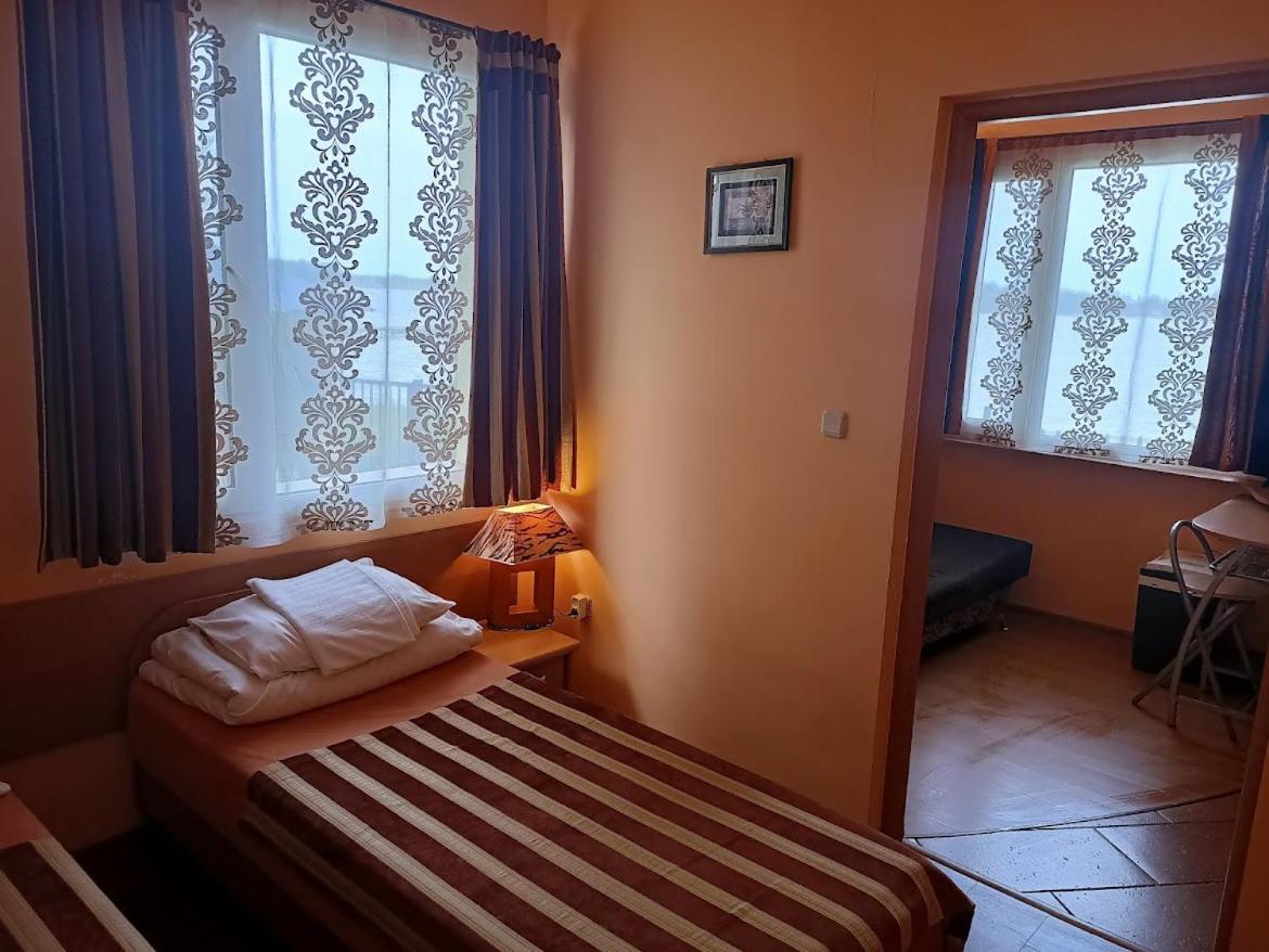 "Vanilla" Pokoje I Apartamenty Nad Brzegiem Jeziora Okuninka Exterior photo