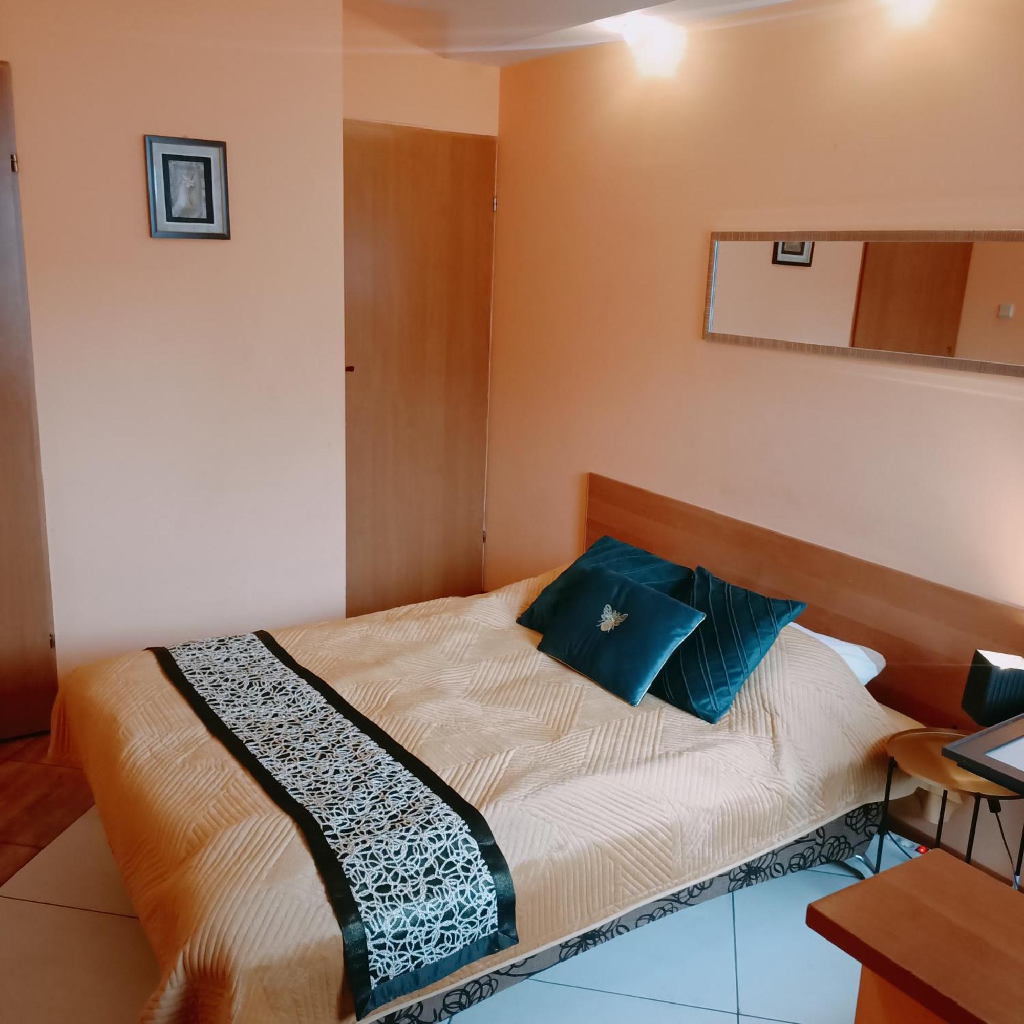 "Vanilla" Pokoje I Apartamenty Nad Brzegiem Jeziora Okuninka Exterior photo